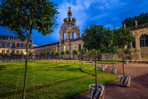 Zwingerhof mit Orangenbäumchen &copy; Sebastian Rose