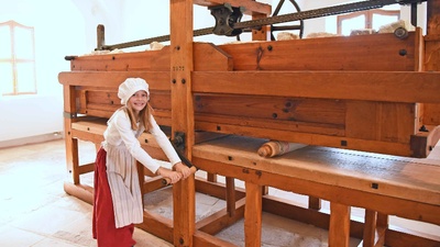 Bügeln wie im vorigen Jahrhundert, Foto: Festung Königstein gGmbH