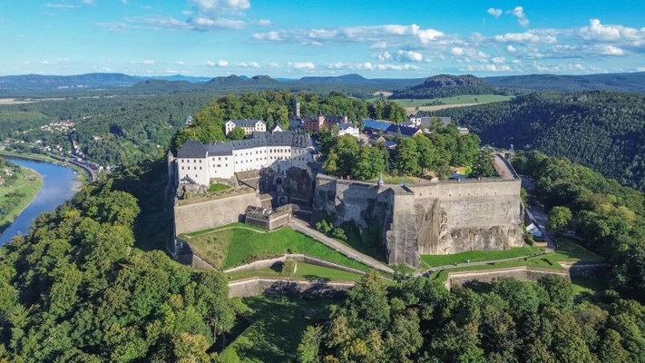 Die Festung Königstein lädt zum Besuch in den Sommerferien ein. Foto: Festung Königstein gGmbH