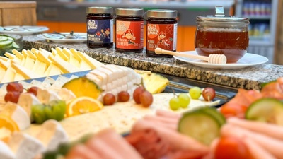 Entspannter Start in den Tag mit einem Sonn- oder Feiertags-Frühstück &copy; Oskarshausen GmbH