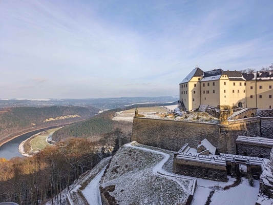 Die Georgenburg ist das dominanteste Gebäude im Ensemble der Festung Königstein mit einem weitreichenden Blick ins Umland. &copy; Festung Königstein