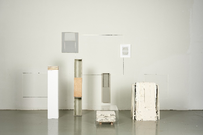 Alexandra Schewski, Anschlussverfahren, 2013-2020, Objektanordnung, verschiedene Materialien, Foto: Städtische Galerie Dresden / Philipp WL Günther