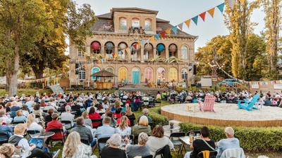 SOMMER-OPEN-AIR am Elbschloss Übigau © Robert Jentzsch SOMMER-OPEN-AIR am Elbschloss Übigau © Robert Jentzsch