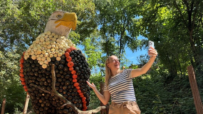 Kürbishausens XXL Naturkunstobjekte - Seeadler / &copy; Oskarshausen GmbH
