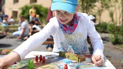 Über 100 klassische und neue Brett-, Würfel-, Karten- und Knobelspiele dürfen ausgiebig getestet werden, Foto: Festung Königstein gGmbH Über 100 klassische und neue Brett-, Würfel-, Karten- und Knobelspiele dürfen ausgiebig getestet werden, Foto: Festung Königstein gGmbH