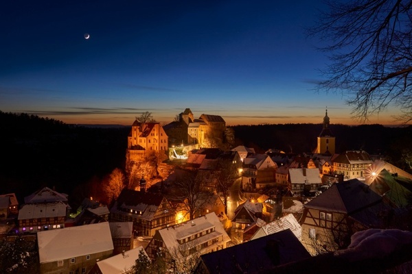 Winterabend in der Burgstadt Hohnstein, Foto: Yvonne Brückner, Tourismusverband Sächsische Schweiz e. V.