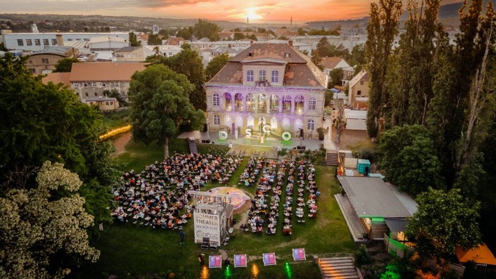 Luftaufnahme Schloss Übigau / Foto: Robert Jentzsch