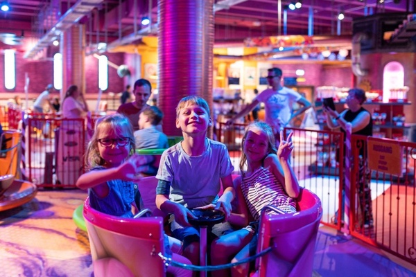 Winterferien in Oskarshausen - Cookie-Karussell in der Naschfabrik &copy; Oskarshausen GmbH