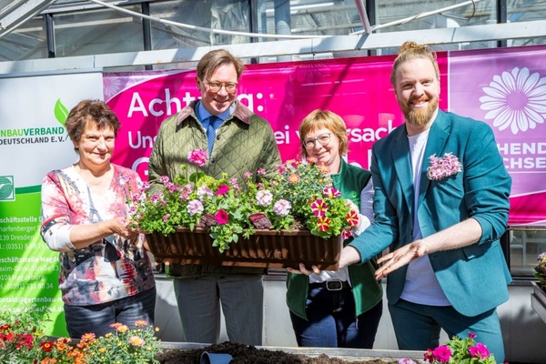 Pflanzaktion zur Eröffnung / Foto: Marko Förster/Gartenbauverband Mitteldeutschland e.V.