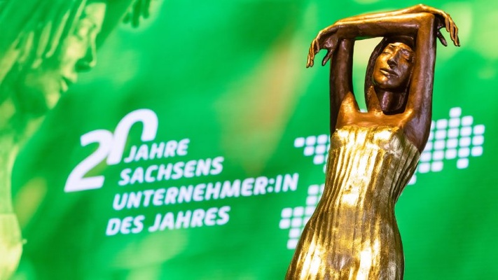 Preisskulptur »Die Träumende« © Jürgen Lösel Preisskulptur »Die Träumende« © Jürgen Lösel