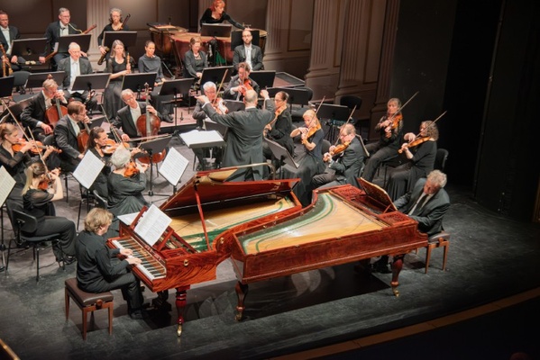 Chursächsische Philharmonie mit Hammerflügel 2026 &copy; Christian Schubert