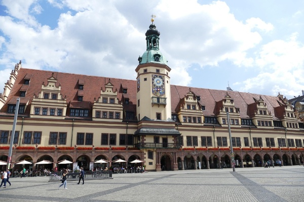 Bild von falco auf Pixabay