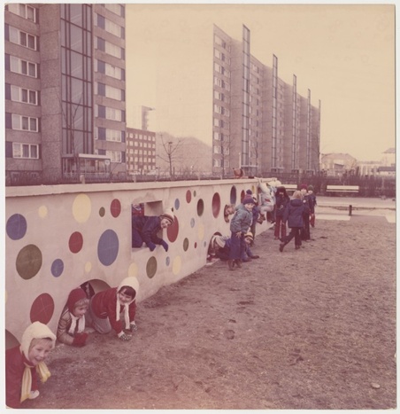 Spielplätze im Neubauviertel Johannstadt, Februar 1976, Foto: Giso Löwe, Stadtmuseum Dresden