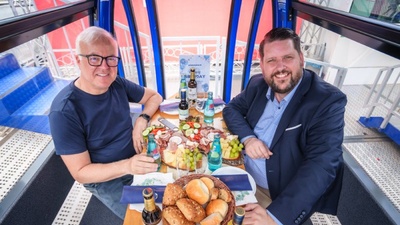 Frank Schröder, Geschäftsführer der Dresdner Stadtfest GmbH (li) und Henrik Oliver von Oehsen, Unternehmenssprecher der Sparkasse / PR Frank Schröder, Geschäftsführer der Dresdner Stadtfest GmbH (li) und Henrik Oliver von Oehsen, Unternehmenssprecher der Sparkasse / PR