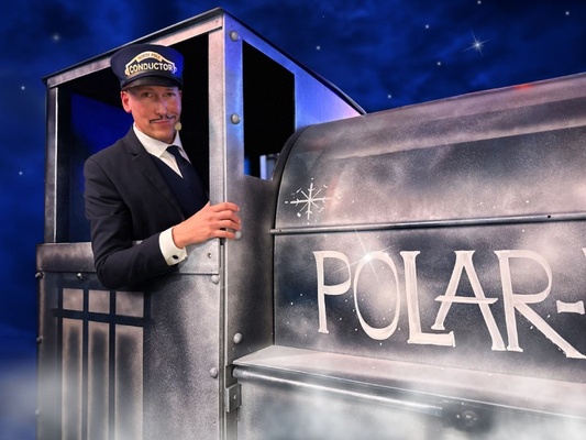 Philipp Richter führt an vielen Tagen durch das Programm des Weihnachtsevents Express Polarreise © Oskarshausen GmbH Philipp Richter führt an vielen Tagen durch das Programm des Weihnachtsevents Express Polarreise © Oskarshausen GmbH